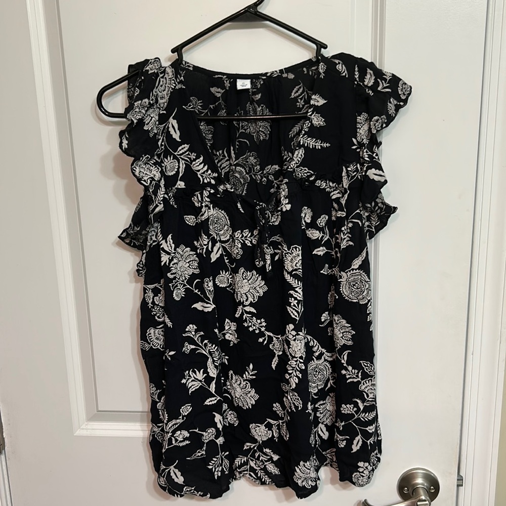 Navy Blue/Floral Casual Business Top with Flutter sleeve!